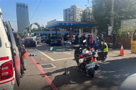 車禍去霉運|快訊/台中嚴重車禍「轎車頭半毀、機車整輛撞爛」 傷亡不明 